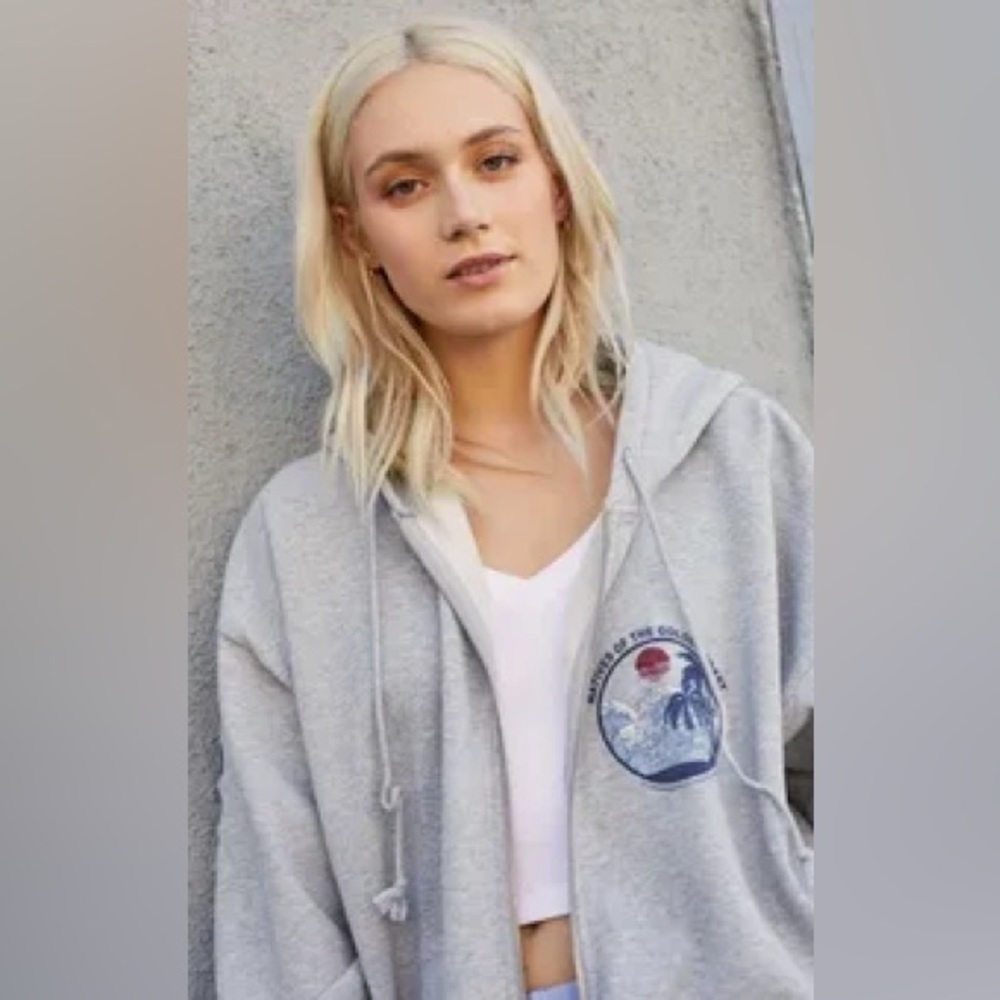 🌊Brandy Melville Golden Coast Zip Up Hoodie🌊